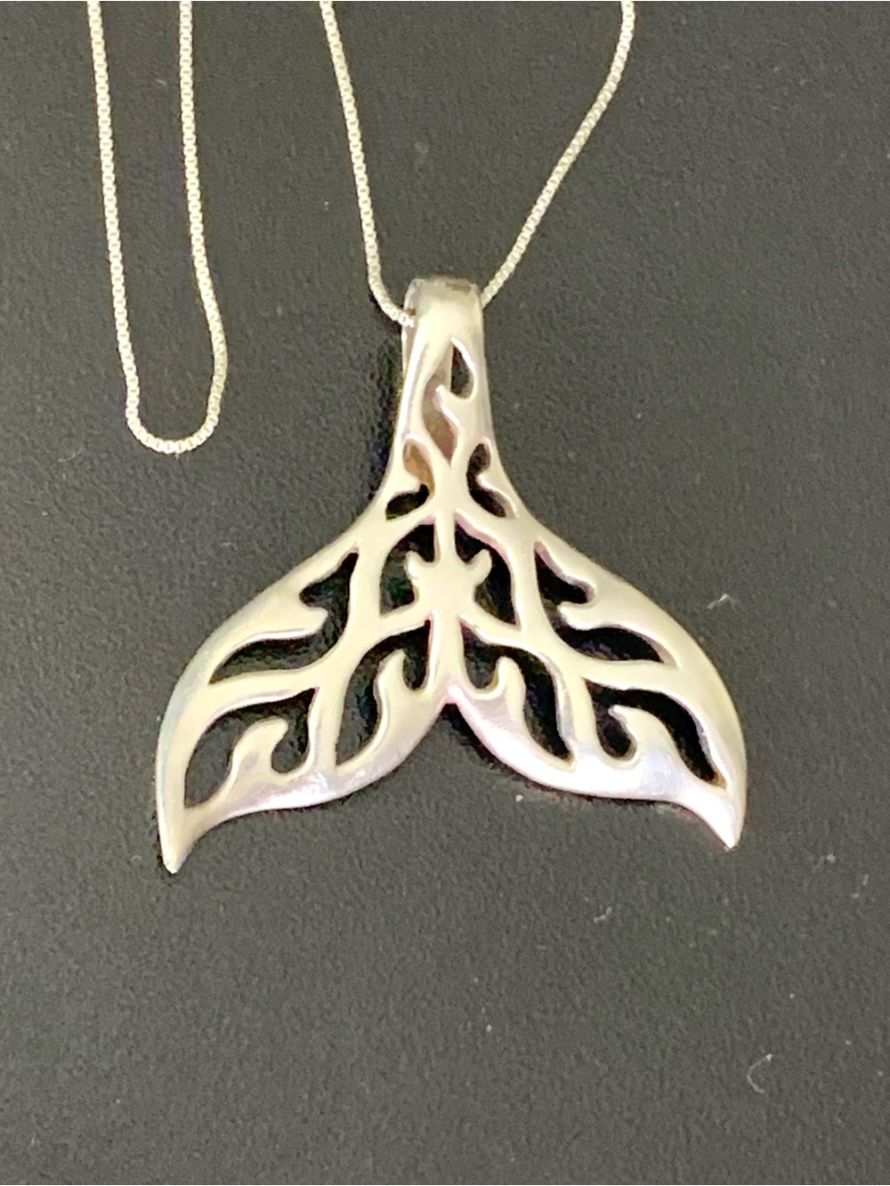 Stunning 925 Sterling Silver Filigree Whale / Mermaid tail Pendant Necklace